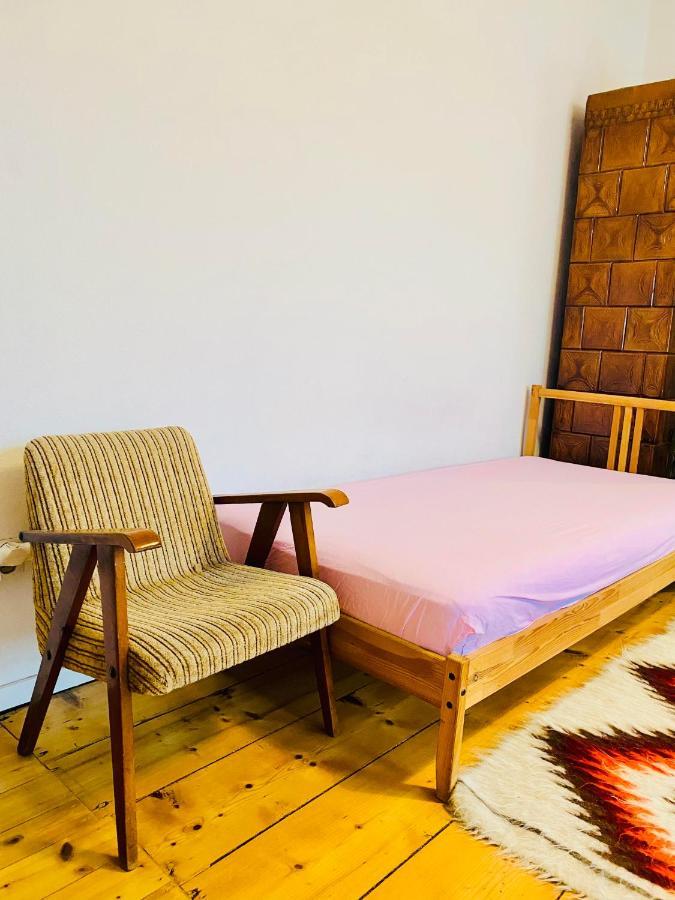 Apartament In Ivy Covered House, Near Old Town *